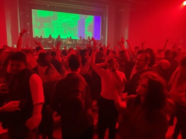 Barroso aparece em show de Caetano no Na Praia Festival em Brasília