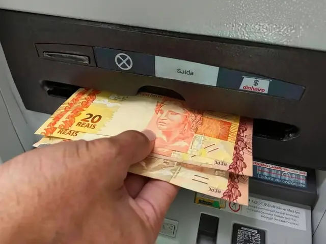 Novo salário mínimo é pago em fevereiro com aumento de 6,79%